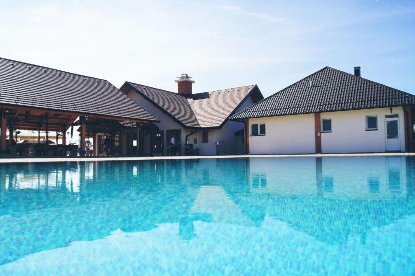Hotel Intergaj بييلينا المظهر الخارجي الصورة